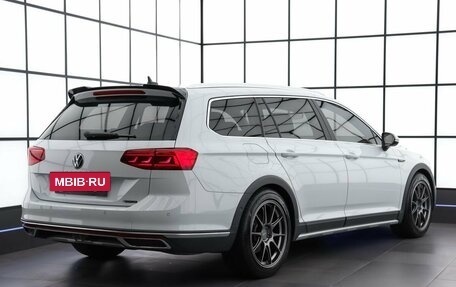 Volkswagen Passat B8 рестайлинг, 2022 год, 3 990 000 рублей, 4 фотография