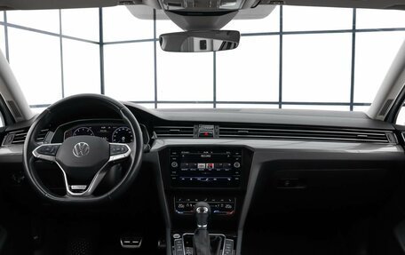 Volkswagen Passat B8 рестайлинг, 2022 год, 3 990 000 рублей, 7 фотография