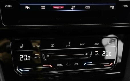 Volkswagen Passat B8 рестайлинг, 2022 год, 3 990 000 рублей, 15 фотография
