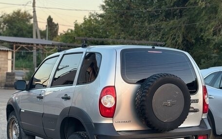 Chevrolet Niva I рестайлинг, 2011 год, 550 000 рублей, 4 фотография