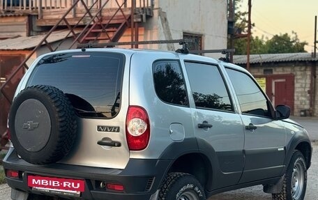Chevrolet Niva I рестайлинг, 2011 год, 550 000 рублей, 3 фотография