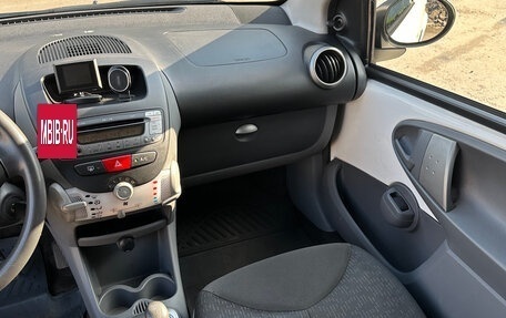 Peugeot 107 I рестайлинг, 2010 год, 385 000 рублей, 11 фотография