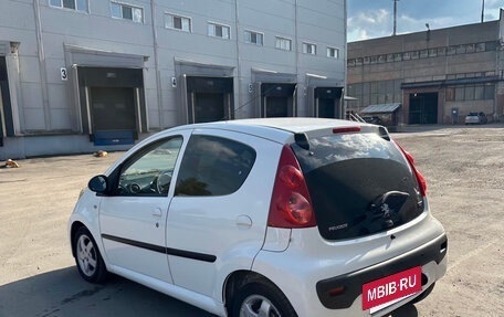 Peugeot 107 I рестайлинг, 2010 год, 385 000 рублей, 7 фотография