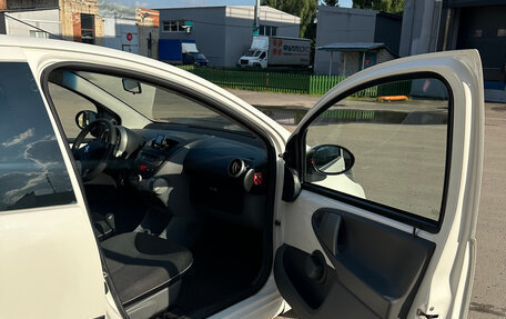 Peugeot 107 I рестайлинг, 2010 год, 385 000 рублей, 15 фотография