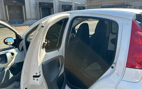 Peugeot 107 I рестайлинг, 2010 год, 385 000 рублей, 16 фотография