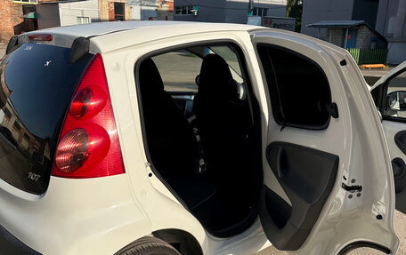 Peugeot 107 I рестайлинг, 2010 год, 385 000 рублей, 17 фотография