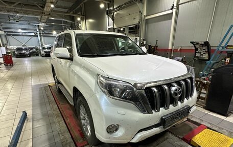 Toyota Land Cruiser Prado 150 рестайлинг 2, 2014 год, 3 649 000 рублей, 2 фотография