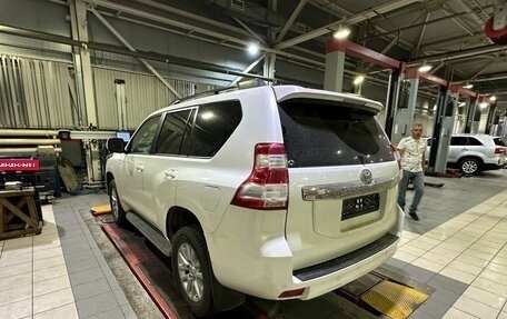 Toyota Land Cruiser Prado 150 рестайлинг 2, 2014 год, 3 649 000 рублей, 4 фотография
