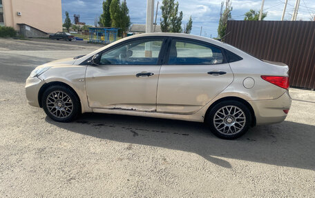Hyundai Solaris II рестайлинг, 2011 год, 365 000 рублей, 4 фотография