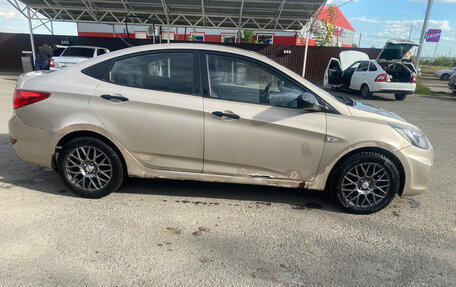 Hyundai Solaris II рестайлинг, 2011 год, 365 000 рублей, 8 фотография