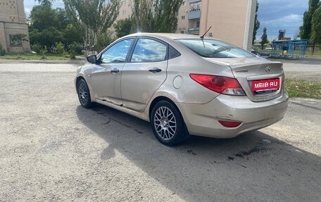 Hyundai Solaris II рестайлинг, 2011 год, 365 000 рублей, 5 фотография