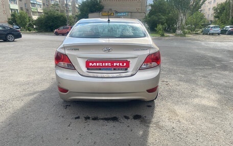 Hyundai Solaris II рестайлинг, 2011 год, 365 000 рублей, 6 фотография