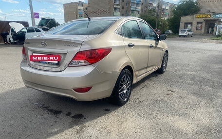 Hyundai Solaris II рестайлинг, 2011 год, 365 000 рублей, 7 фотография