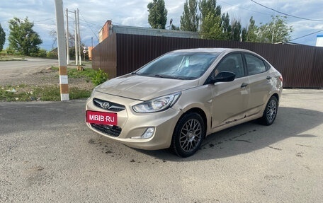 Hyundai Solaris II рестайлинг, 2011 год, 365 000 рублей, 2 фотография