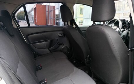 Renault Logan II, 2019 год, 670 000 рублей, 7 фотография