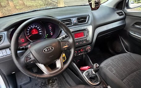 KIA Rio III рестайлинг, 2013 год, 850 000 рублей, 11 фотография