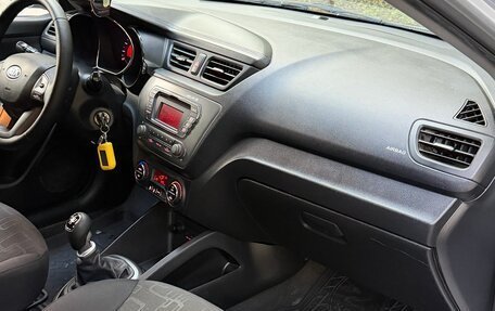 KIA Rio III рестайлинг, 2013 год, 850 000 рублей, 19 фотография