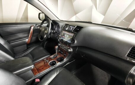 Toyota Highlander III, 2013 год, 1 743 000 рублей, 13 фотография