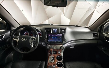 Toyota Highlander III, 2013 год, 1 743 000 рублей, 15 фотография