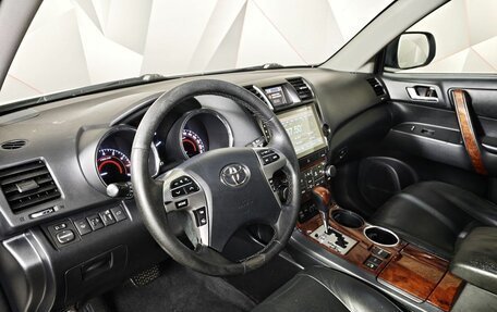 Toyota Highlander III, 2013 год, 1 743 000 рублей, 19 фотография