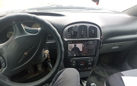Chrysler Voyager IV, 2004 год, 500 000 рублей, 32 фотография