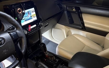 Toyota Land Cruiser Prado 150 рестайлинг 2, 2009 год, 2 300 000 рублей, 8 фотография