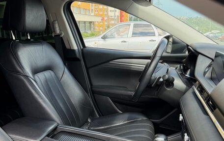 Mazda 6, 2018 год, 2 400 000 рублей, 10 фотография