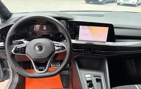 Volkswagen Golf VIII, 2023 год, 2 190 000 рублей, 8 фотография