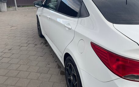 Hyundai Solaris II рестайлинг, 2015 год, 650 000 рублей, 6 фотография