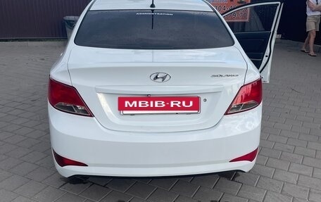 Hyundai Solaris II рестайлинг, 2015 год, 650 000 рублей, 5 фотография