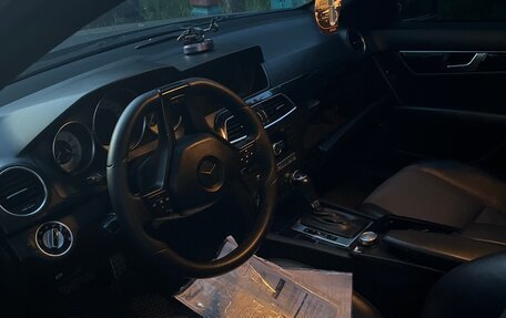 Mercedes-Benz C-Класс, 2011 год, 1 100 000 рублей, 2 фотография