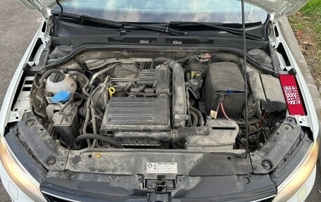 Volkswagen Jetta VI, 2016 год, 1 100 000 рублей, 14 фотография
