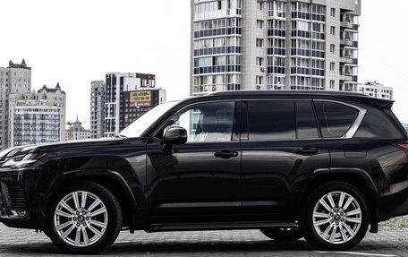 Lexus LX, 2023 год, 15 000 000 рублей, 4 фотография