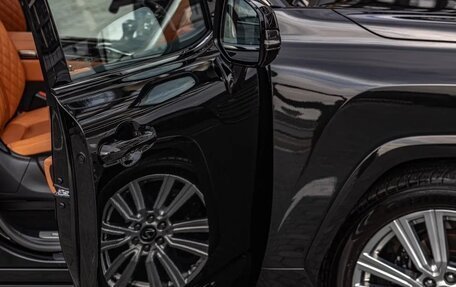 Lexus LX, 2023 год, 15 000 000 рублей, 13 фотография