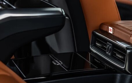 Lexus LX, 2023 год, 15 000 000 рублей, 26 фотография