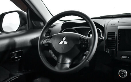 Mitsubishi Outlander III рестайлинг 3, 2008 год, 920 000 рублей, 16 фотография