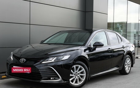 Toyota Camry, 2021 год, 3 099 000 рублей, 2 фотография