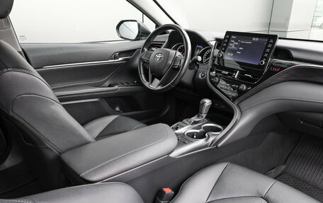 Toyota Camry, 2021 год, 3 099 000 рублей, 13 фотография