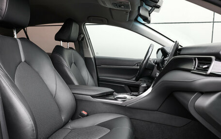 Toyota Camry, 2021 год, 3 099 000 рублей, 12 фотография