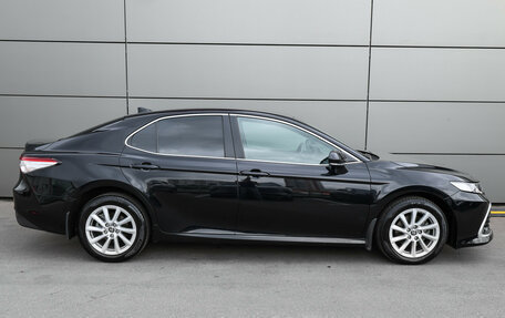 Toyota Camry, 2021 год, 3 099 000 рублей, 6 фотография