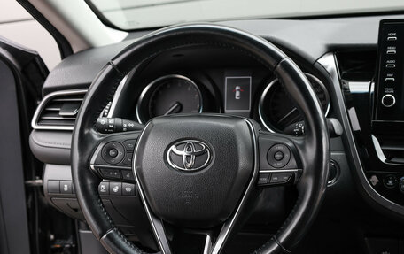 Toyota Camry, 2021 год, 3 099 000 рублей, 19 фотография