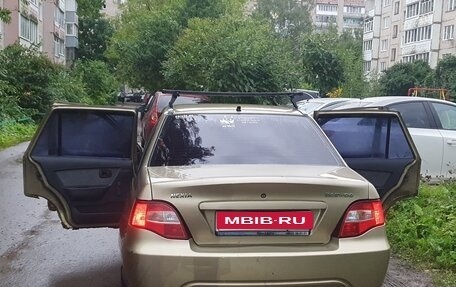 Daewoo Nexia I рестайлинг, 2011 год, 100 000 рублей, 1 фотография