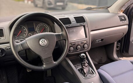 Volkswagen Golf V, 2005 год, 570 000 рублей, 28 фотография