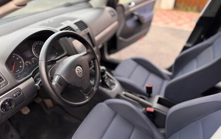 Volkswagen Golf V, 2005 год, 570 000 рублей, 29 фотография