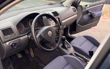 Volkswagen Golf V, 2005 год, 570 000 рублей, 30 фотография