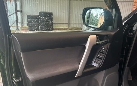 Toyota Land Cruiser Prado 150 рестайлинг 2, 2013 год, 3 150 000 рублей, 8 фотография