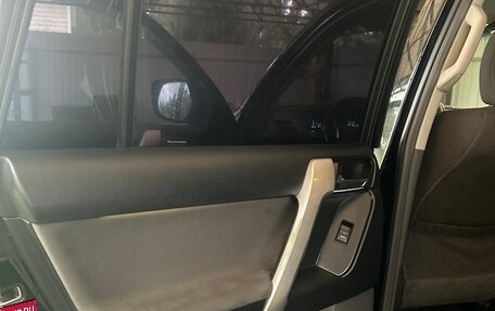 Toyota Land Cruiser Prado 150 рестайлинг 2, 2013 год, 3 150 000 рублей, 6 фотография
