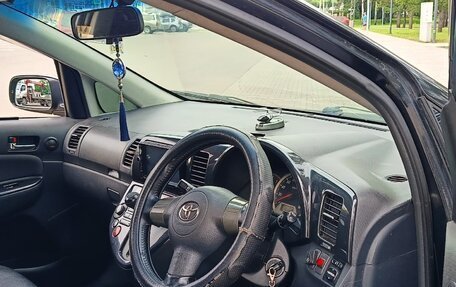 Toyota Wish II, 2004 год, 670 000 рублей, 2 фотография