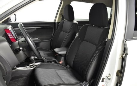 Mitsubishi Outlander III рестайлинг 3, 2021 год, 2 250 000 рублей, 10 фотография