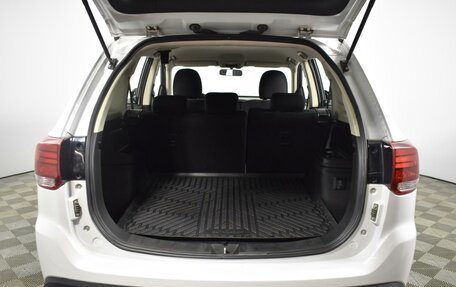 Mitsubishi Outlander III рестайлинг 3, 2021 год, 2 250 000 рублей, 21 фотография